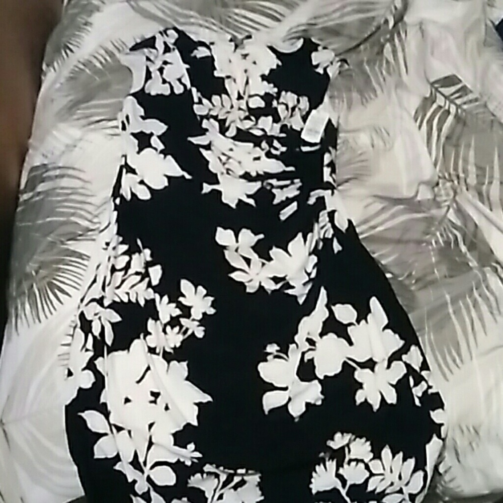 Sleeveless dress